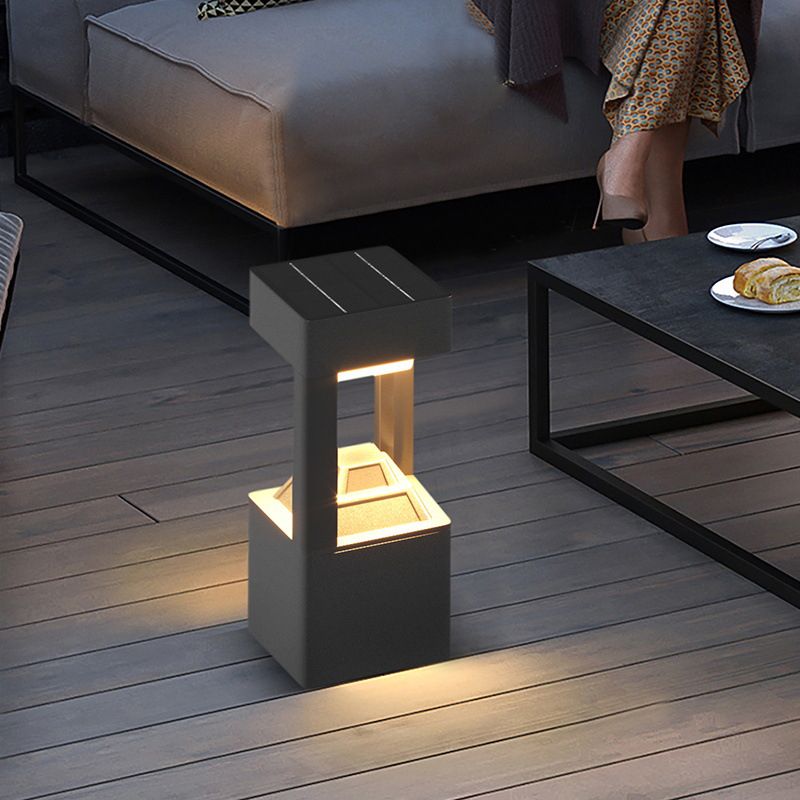 Borne LED solaire d'extérieur, carrée moderne, noire