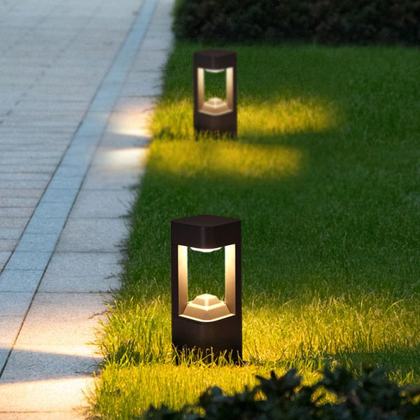 Outdoor Solar LED Terminal, Modern Square, Black