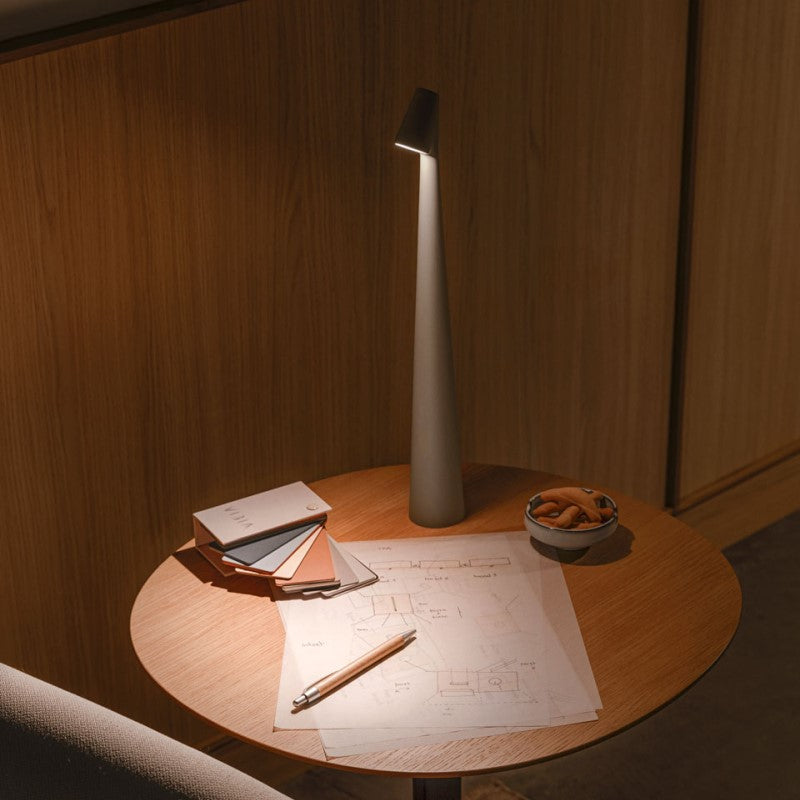 BEAM - Minimalist Lamp